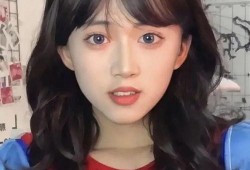 网红吃瓜男扮女装视频播放,网友热议性别界限