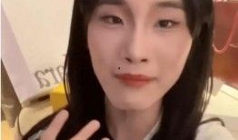 网红吃瓜男扮女装视频播放,网友热议性别界限