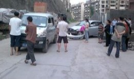 杞县张寨车祸最新爆料,悲剧现场细节披露，伤亡情况引关注